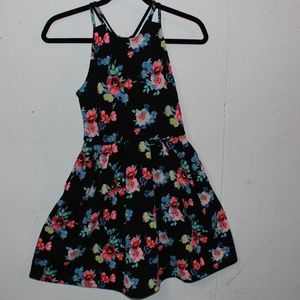 Adorable Floral Dress with Pockets!